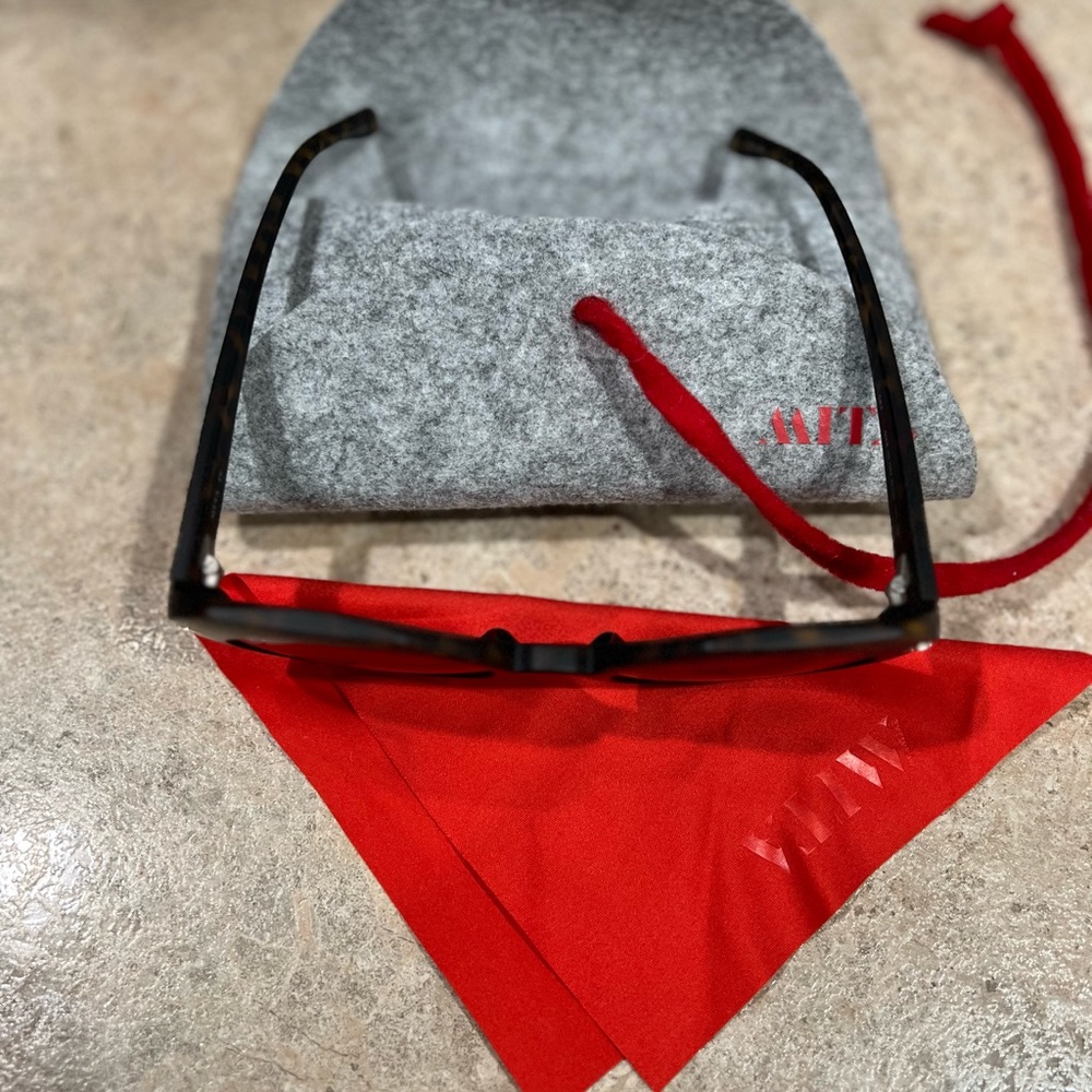 MITA SUNGLASSES - BRAND NEW* - Picture 8 of 8